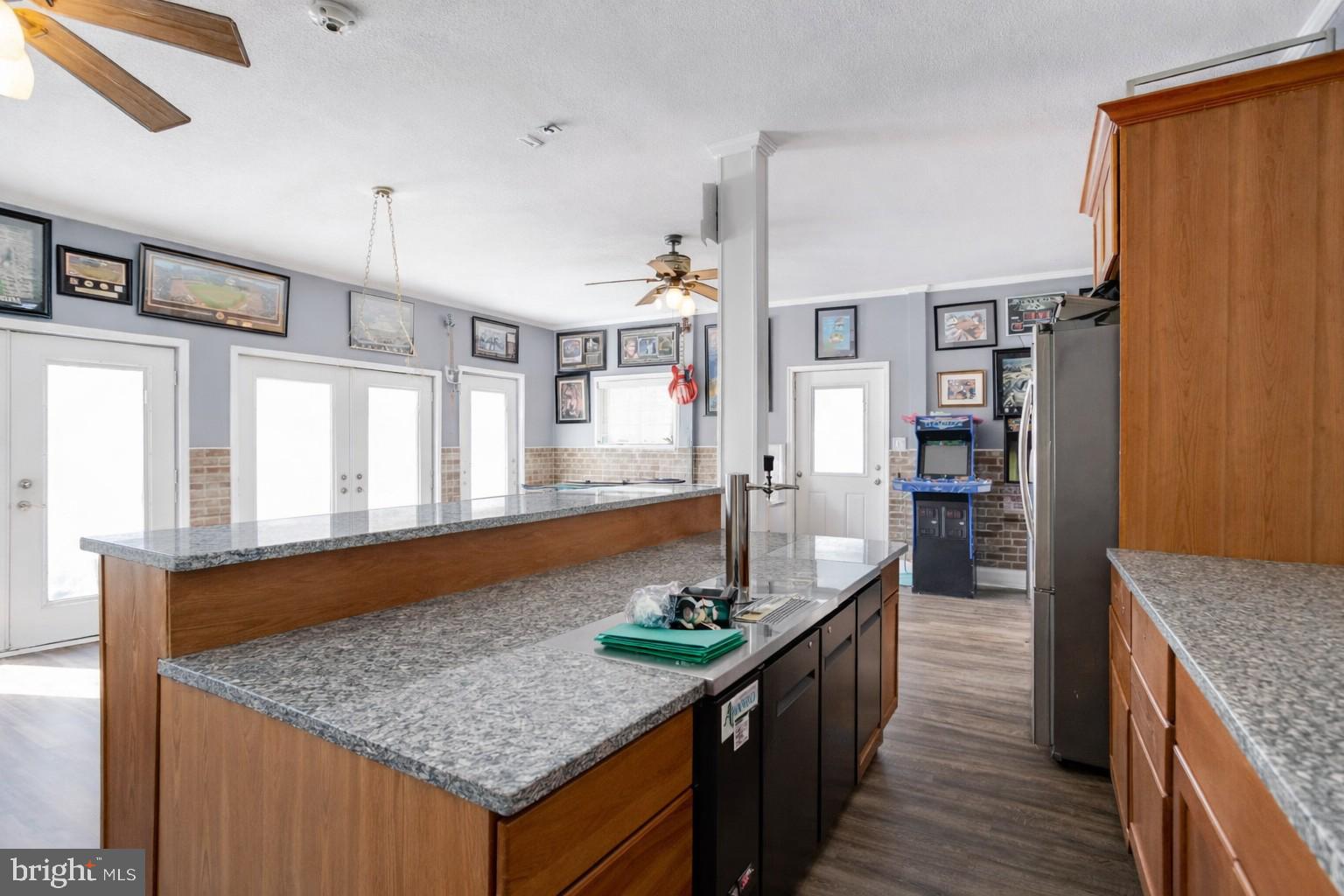 7815 Fairgreen Road Baltimore, MD 21222 - Photo 41 of 54 Bar Area