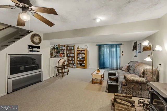 $419,900 | 23 Eastbrooke Drive, Ephrata, PA 17522