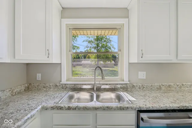 $209,900 | 311 Fall Creek Drive, Anderson, IN 46013