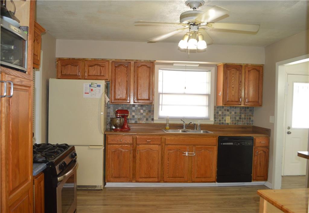 2716 Cardigan Road Indianapolis, IN 46268 - Photo 3 of 22 Gallery Image 3