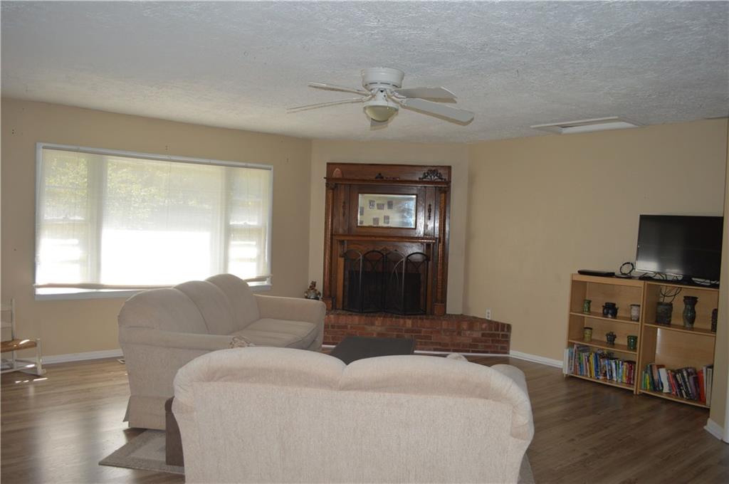 2716 Cardigan Road Indianapolis, IN 46268 - Photo 7 of 22 Gallery Image 7