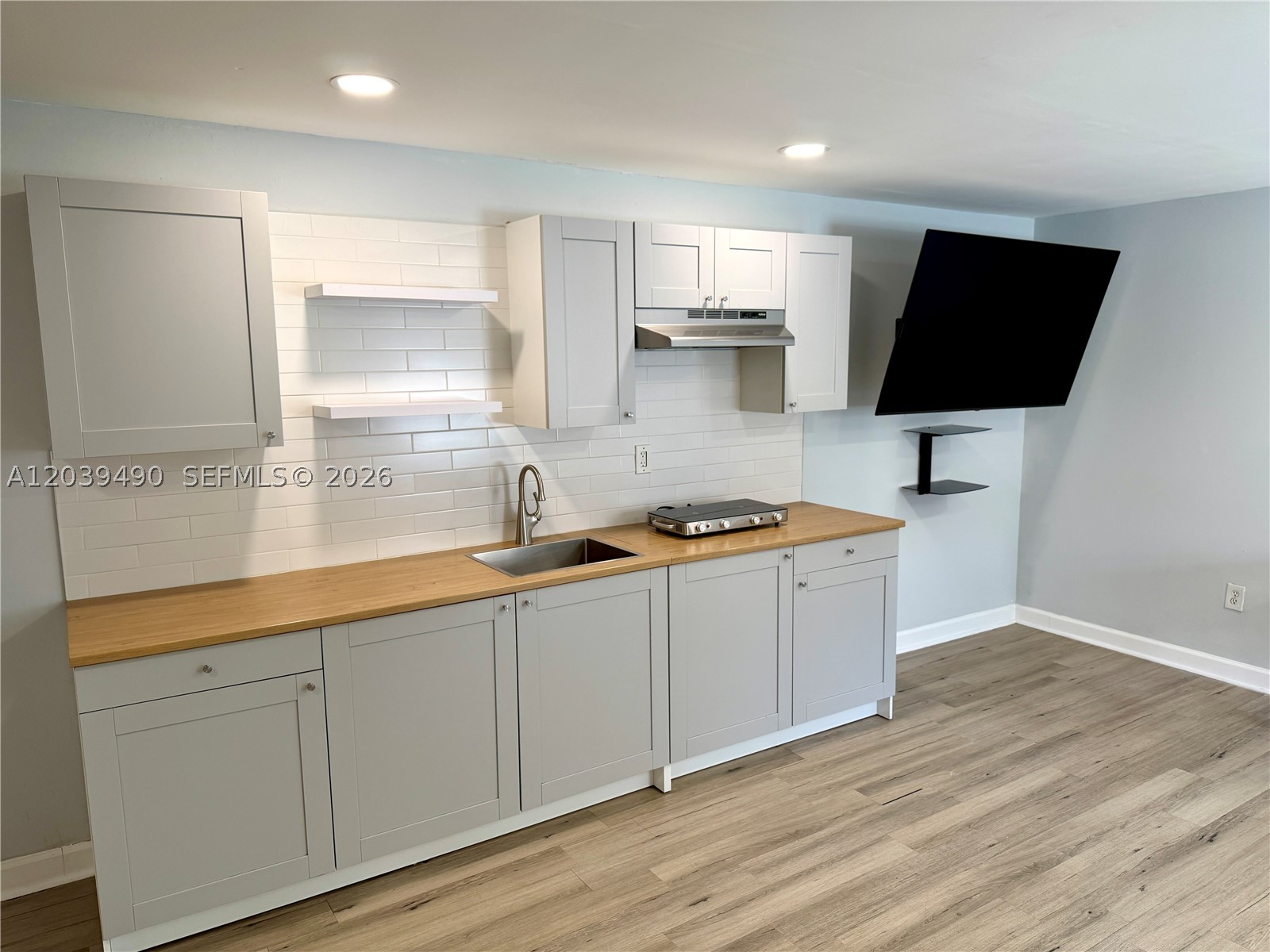 227 Southwest 26th Road, Unit REAR Miami, FL 33129 - Photo 3 of 26 Gallery Image 3