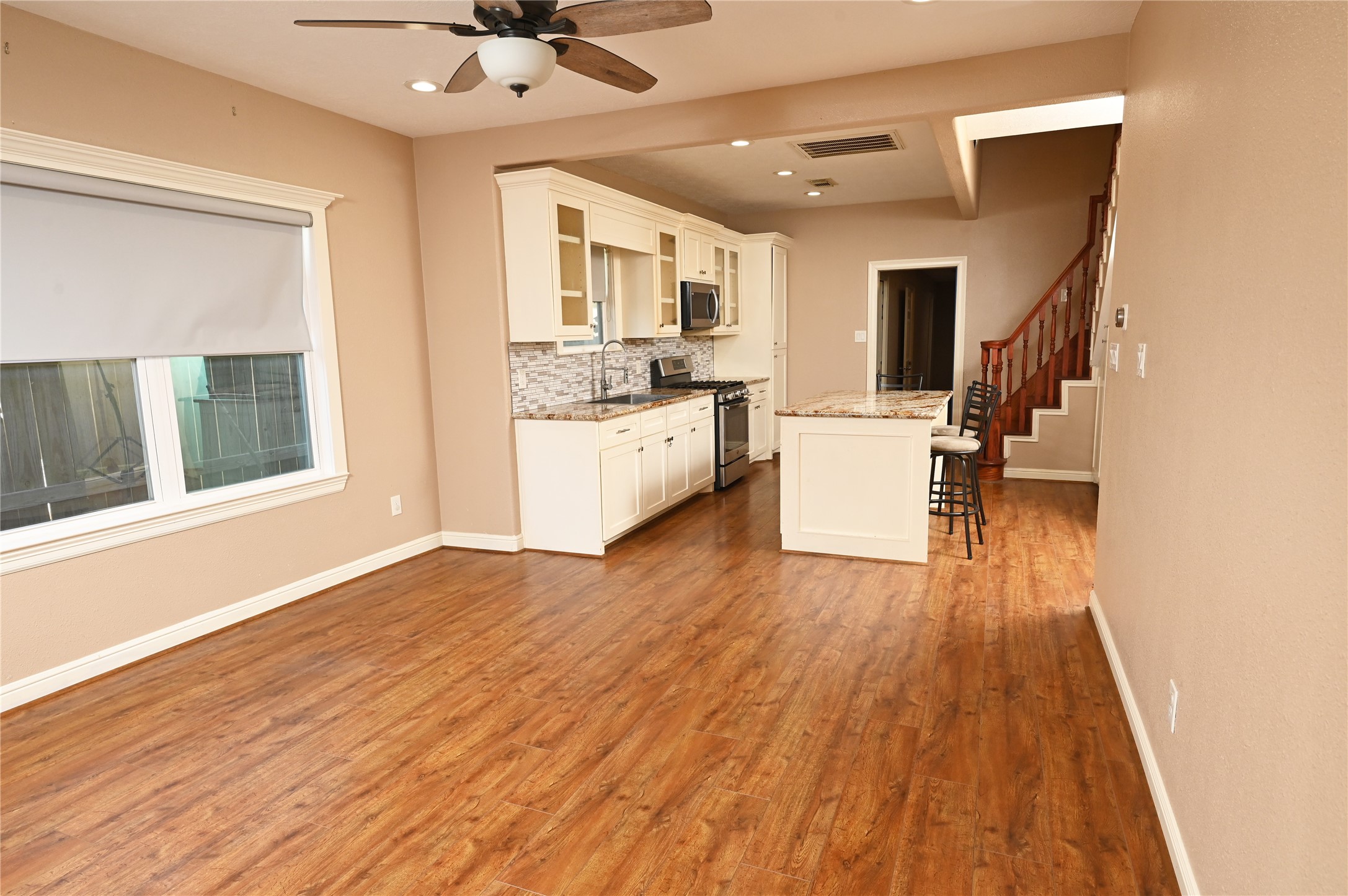 608 Archer Street Houston, TX 77009 - Photo 10 of 38
