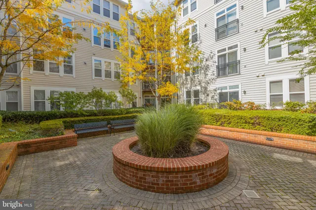 $2,800 | 2665 Prosperity Avenue, Unit 254, Fairfax, VA 22031