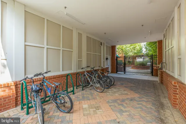 $2,800 | 2665 Prosperity Avenue, Unit 254, Fairfax, VA 22031