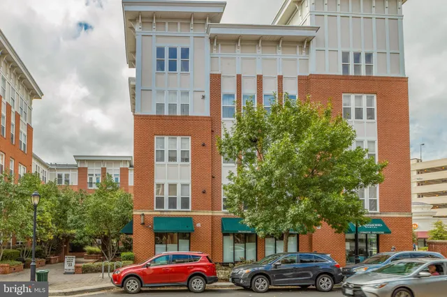 $2,800 | 2665 Prosperity Avenue, Unit 254, Fairfax, VA 22031