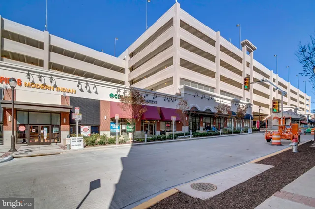 $2,800 | 2665 Prosperity Avenue, Unit 254, Fairfax, VA 22031