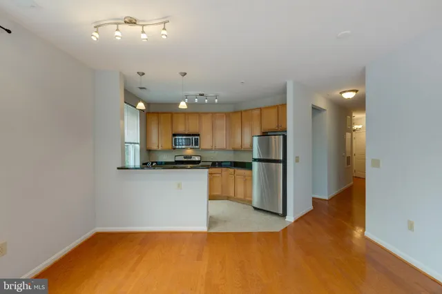 $2,800 | 2665 Prosperity Avenue, Unit 254, Fairfax, VA 22031