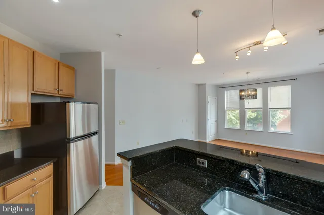 $2,800 | 2665 Prosperity Avenue, Unit 254, Fairfax, VA 22031