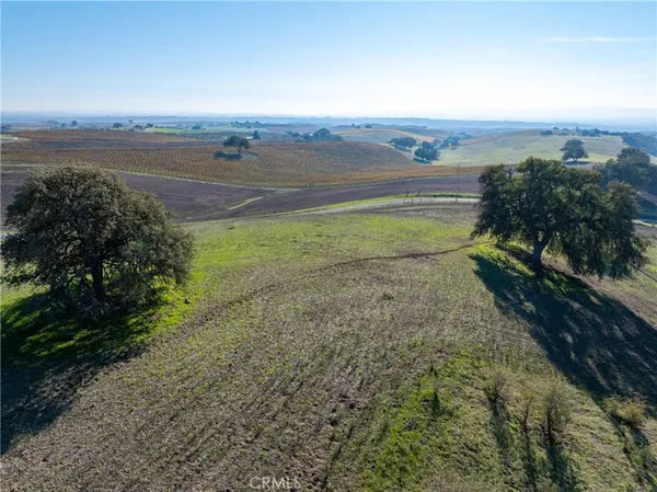 a view of an ocean and a mountain view