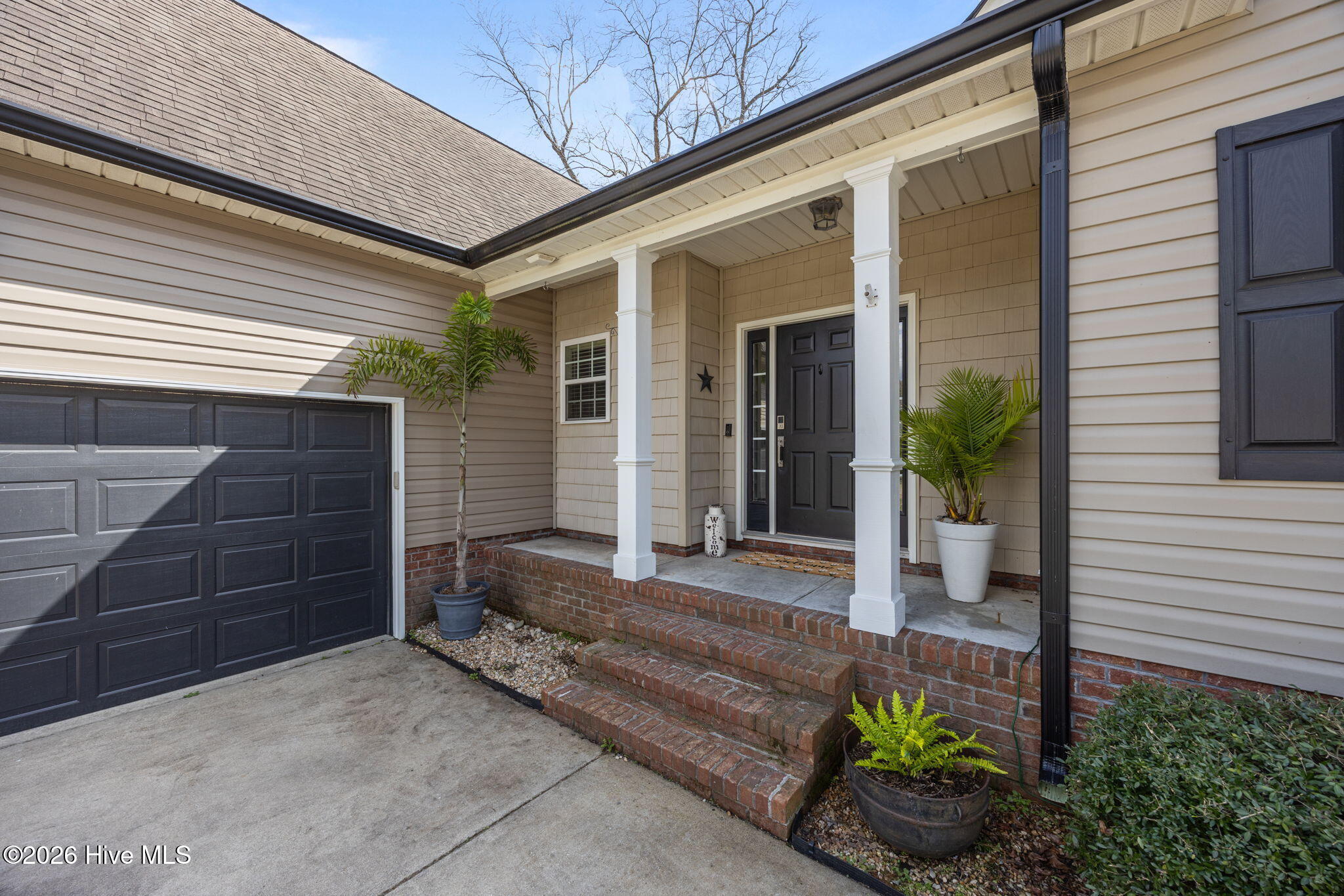 695 Crump Farm Road New Bern, NC 28562 - Photo 3 of 55 47-web-or-mls-0C0A4683