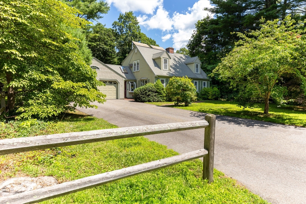 21 Coughlin Road Easton, MA 02356 - Photo 3 of 37 Gallery Image 3