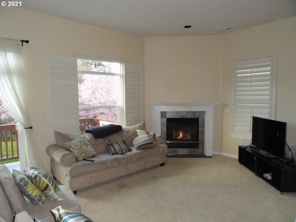 8422 Southwest Oleson Road Portland, OR 97223 - Photo 2 of 25 Gallery Image 2