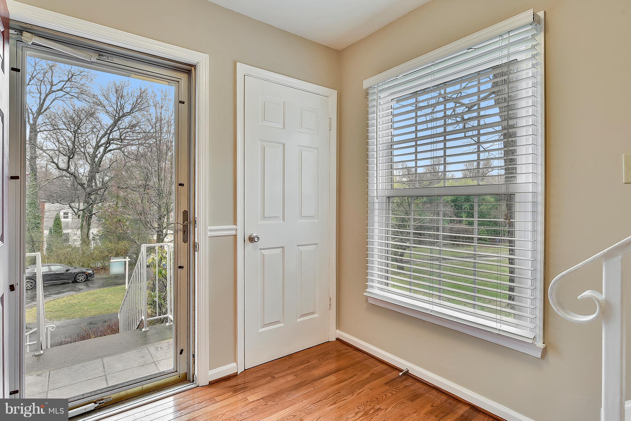 4016 Roberts Road Fairfax, VA 22032 - Photo 3 of 29 Interior (General)