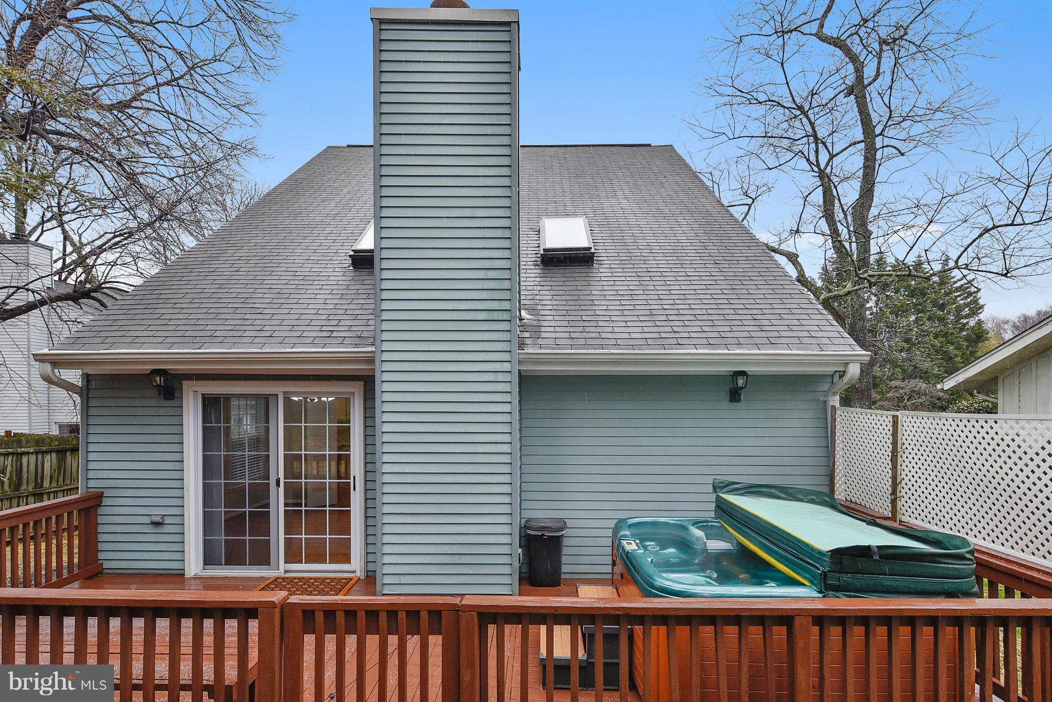 4016 Roberts Road Fairfax, VA 22032 - Photo 24 of 29 Deck with soaking tub