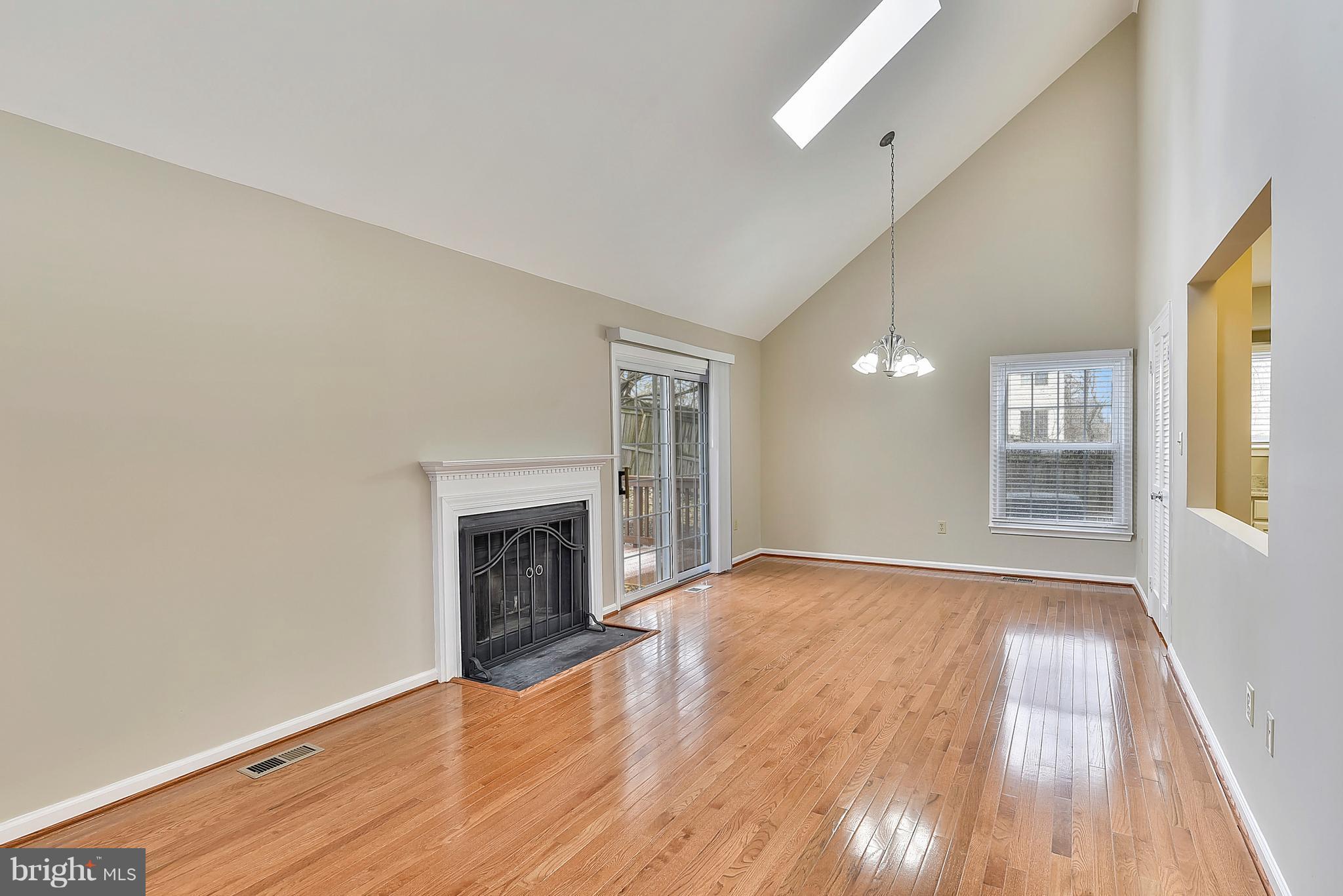 4016 Roberts Road Fairfax, VA 22032 - Photo 4 of 29 Living Room with fiireplace