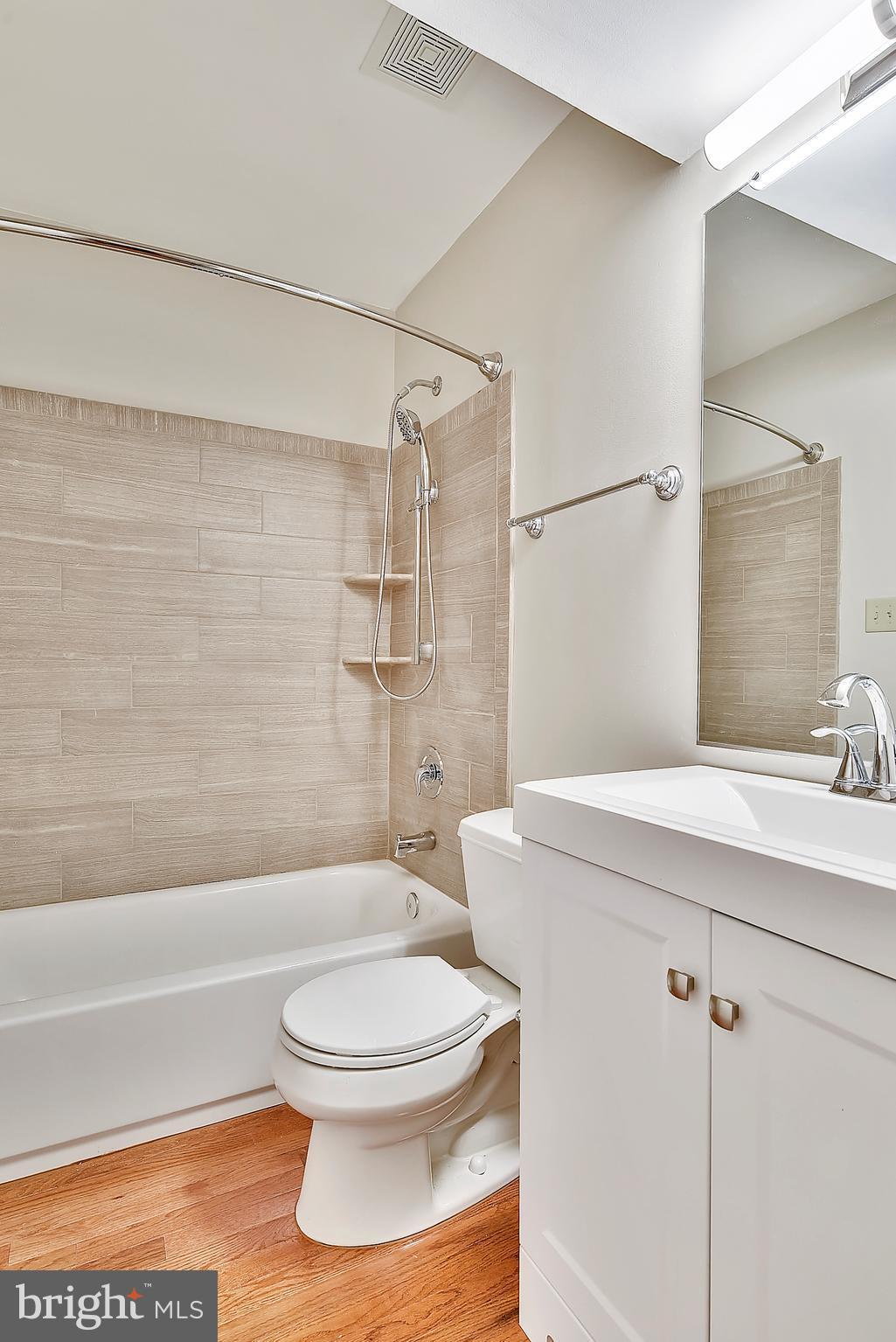 4016 Roberts Road Fairfax, VA 22032 - Photo 8 of 29 Full bath on main