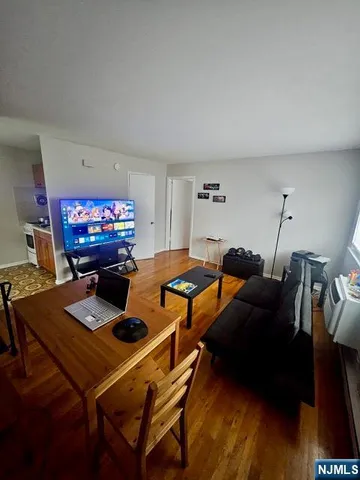 $1,650 | 320 Elm Avenue, Unit A, Bogota, NJ 07603