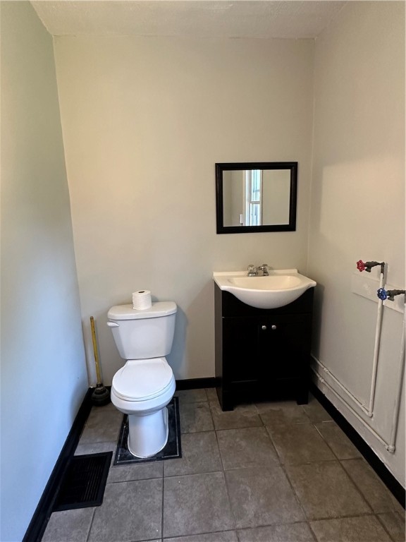 81 Locust Street Rochester, NY 14613 - Photo 5 of 16