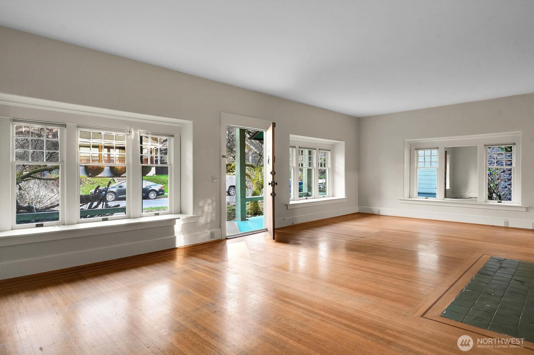 3321 37th Avenue South Seattle, WA 98144 - Photo 5 of 21