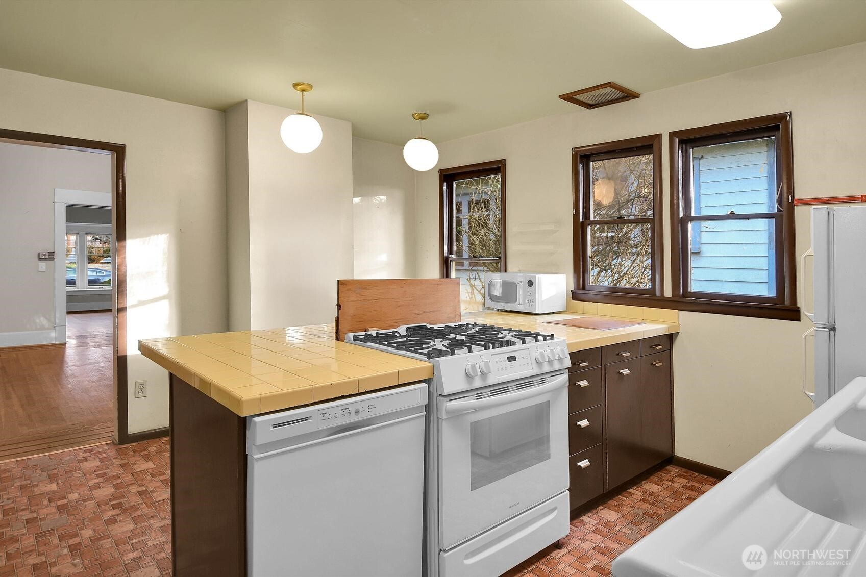 3321 37th Avenue South Seattle, WA 98144 - Photo 9 of 21