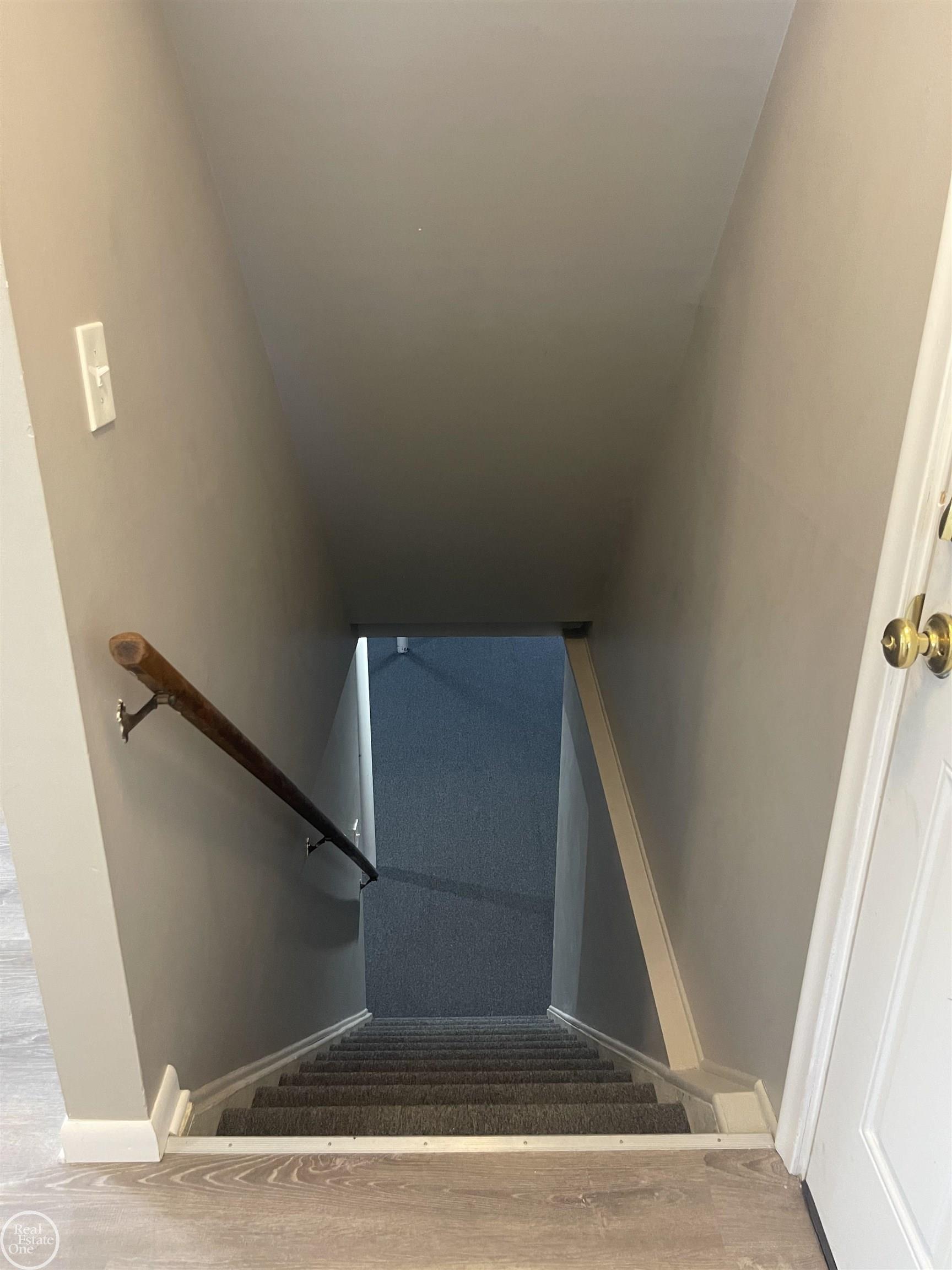 26404 Burg Road Warren, MI 48089 - Photo 27 of 35 50174300-c6393e2d-e27f-4330-ac4d-e13d1780308b.JPG