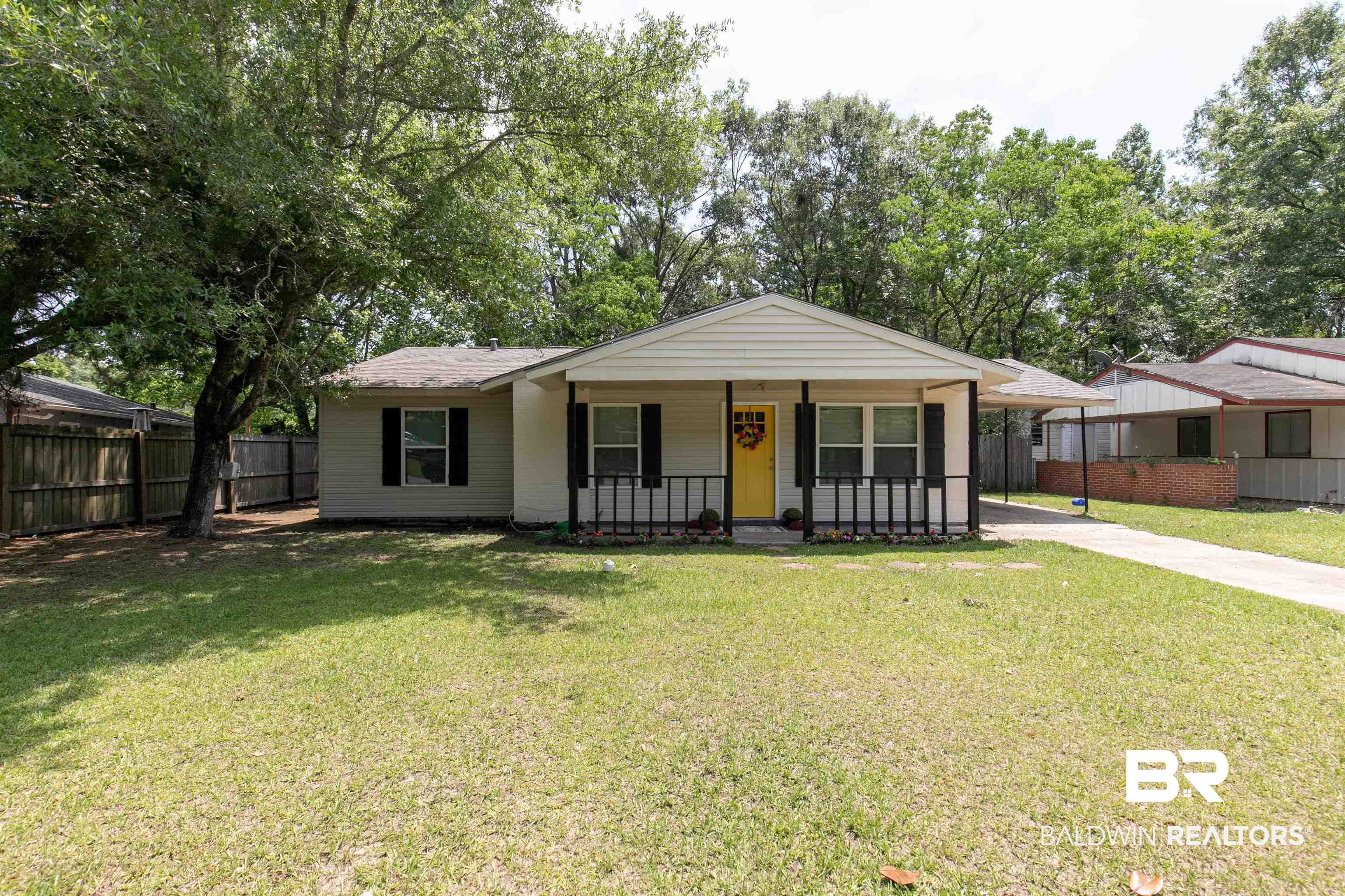 303 Evergreen Hill Mobile, AL 36609 - Photo 2 of 15