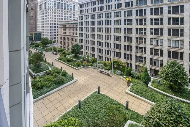 $3,500 | 130 North Garland Court, Unit 1102, Chicago, IL 60602