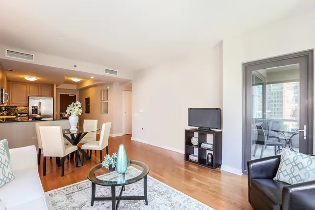 $3,500 | 130 North Garland Court, Unit 1102, Chicago, IL 60602