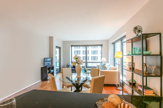 $3,500 | 130 North Garland Court, Unit 1102, Chicago, IL 60602