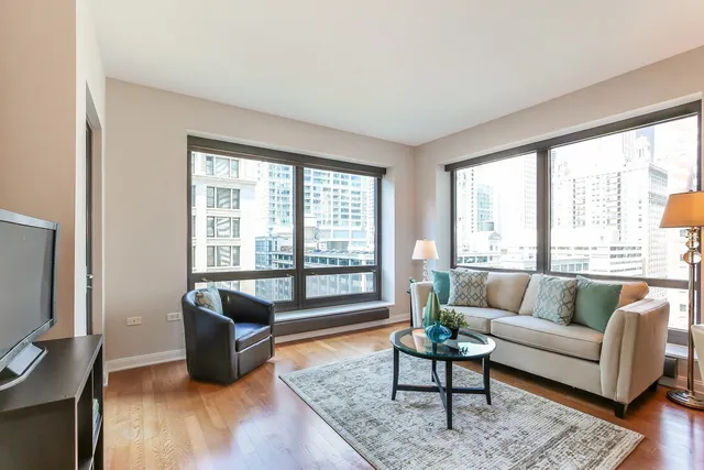 $3,500 | 130 North Garland Court, Unit 1102, Chicago, IL 60602