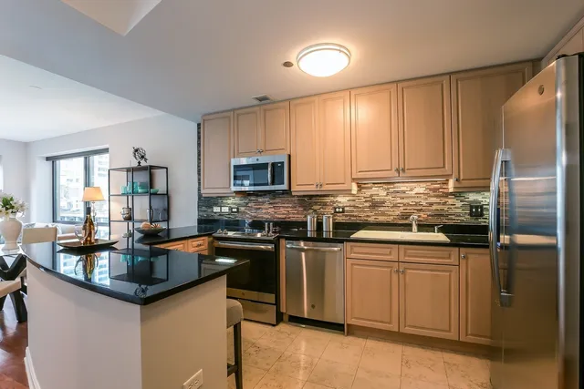 $3,500 | 130 North Garland Court, Unit 1102, Chicago, IL 60602