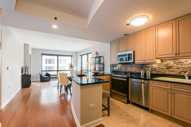 $3,500 | 130 North Garland Court, Unit 1102, Chicago, IL 60602