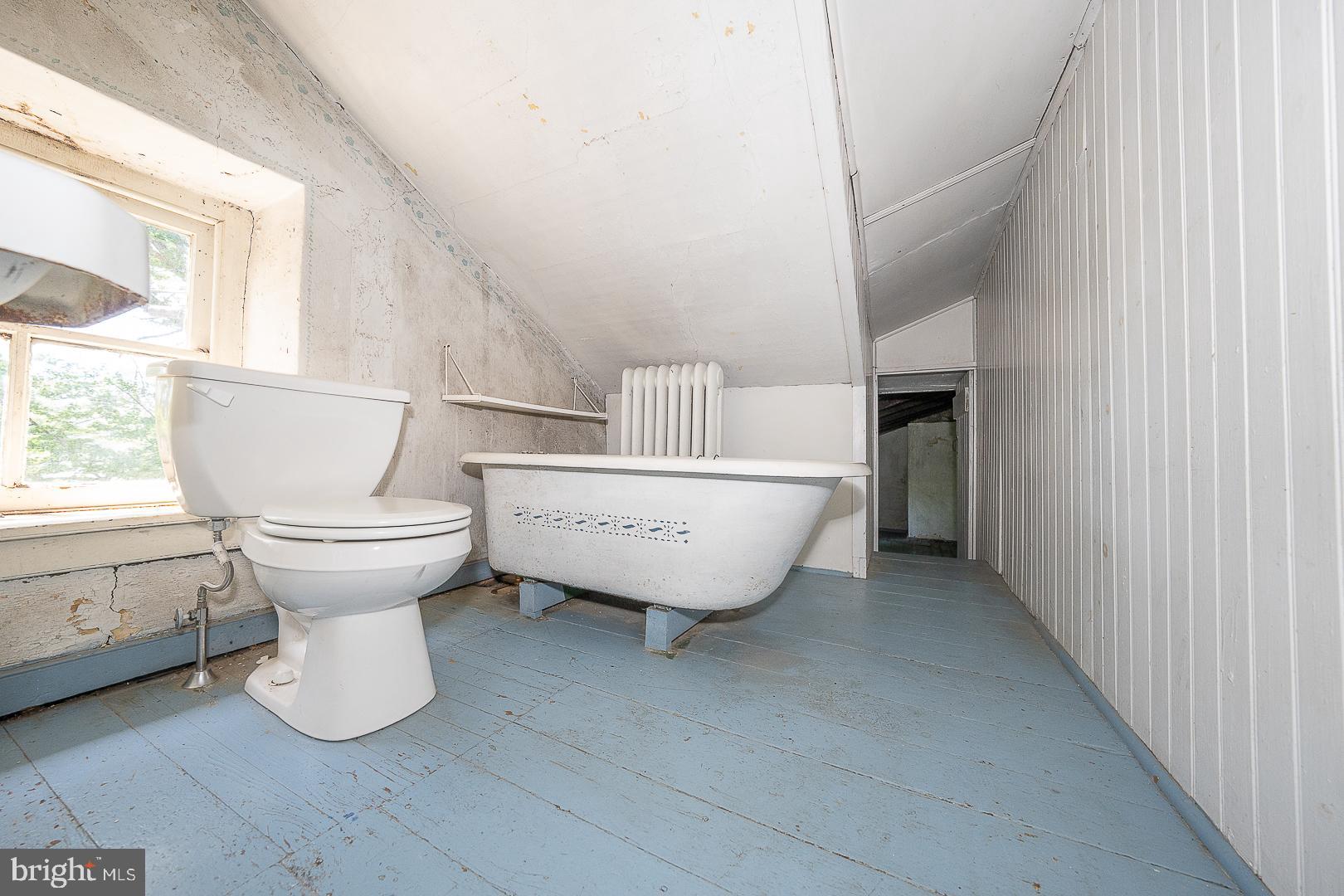 1250 Old Lancaster Road Berwyn, PA 19312 - Photo 42 of 66 3rd Floor Bath
