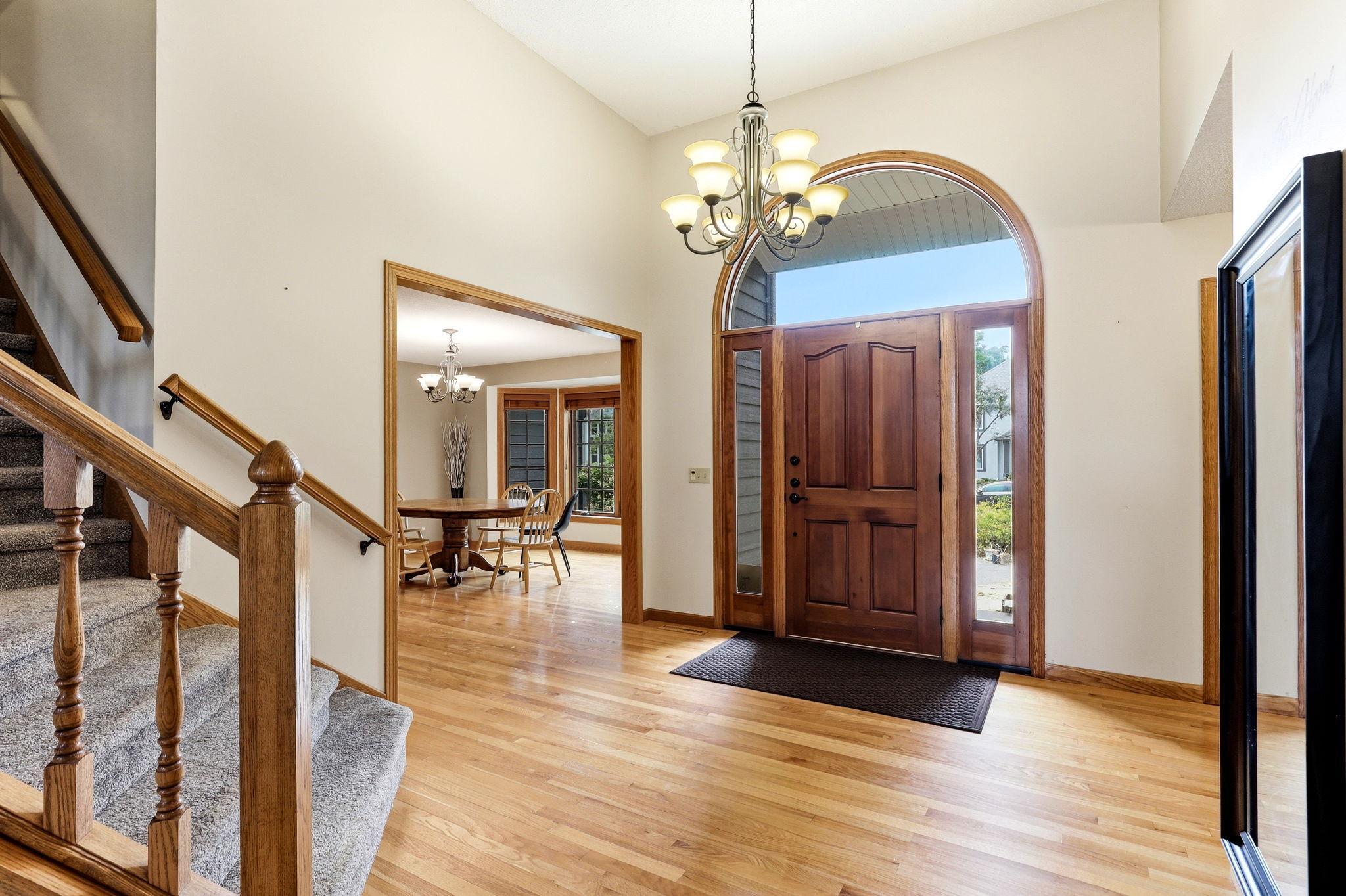 5968 Scenic Place Shoreview, MN 55126 - Photo 4 of 32