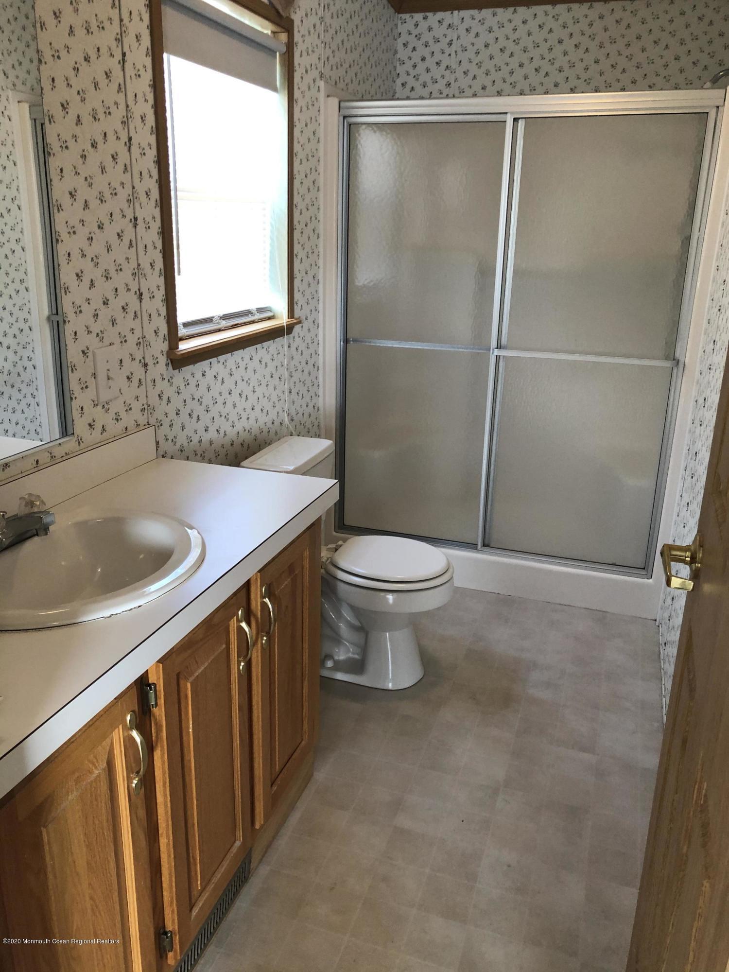 80 Robin Place, Unit 80 Freehold, NJ 07728 - Photo 13 of 16 F9678F2D-3663-42A4-8509-AC6DE340B94D