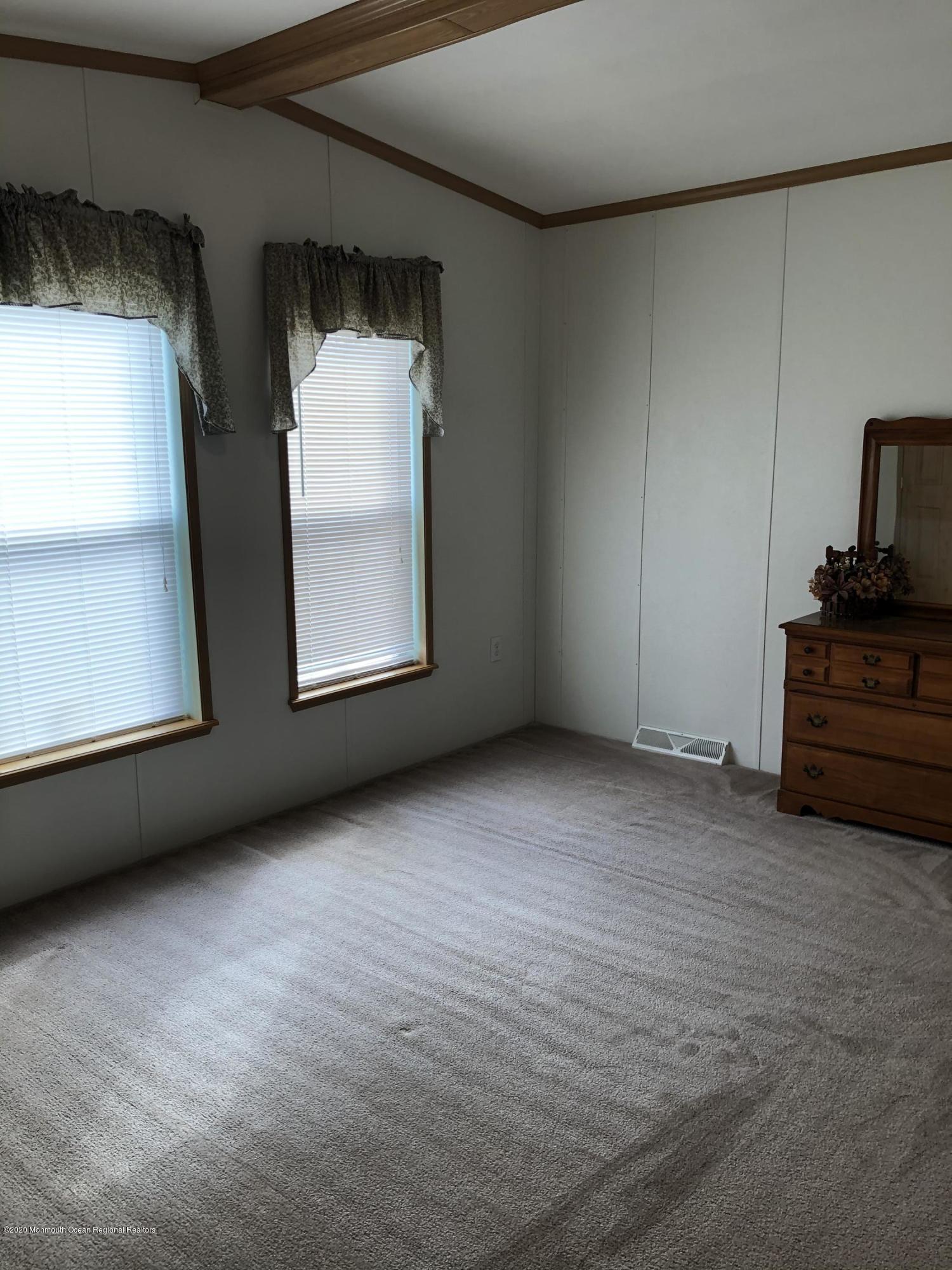 80 Robin Place, Unit 80 Freehold, NJ 07728 - Photo 15 of 16 3A6BEC19-A0F1-4593-A45C-B7A3493BE3AF