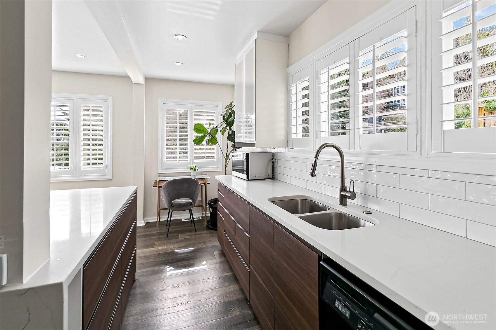 1623 Ferry Avenue Southwest Seattle, WA 98116 - Photo 15 of 38