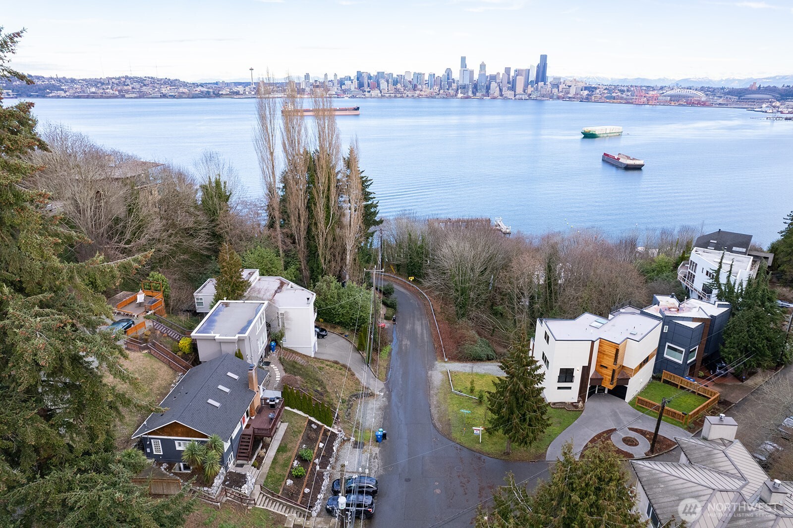 1623 Ferry Avenue Southwest Seattle, WA 98116 - Photo 2 of 38