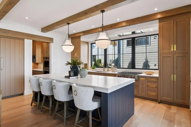 $5,700,000 | 254 Lake Street, Excelsior, MN 55331