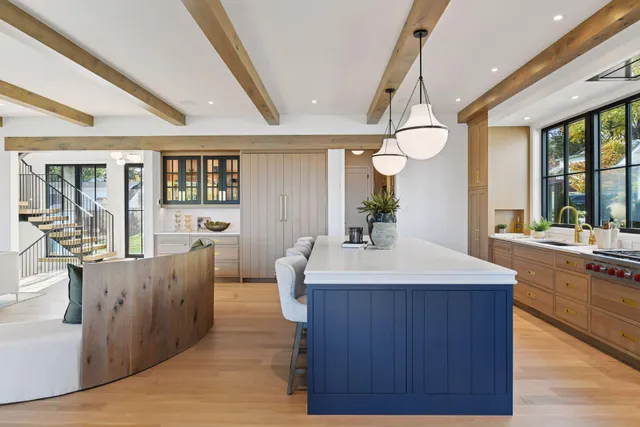 $5,700,000 | 254 Lake Street, Excelsior, MN 55331