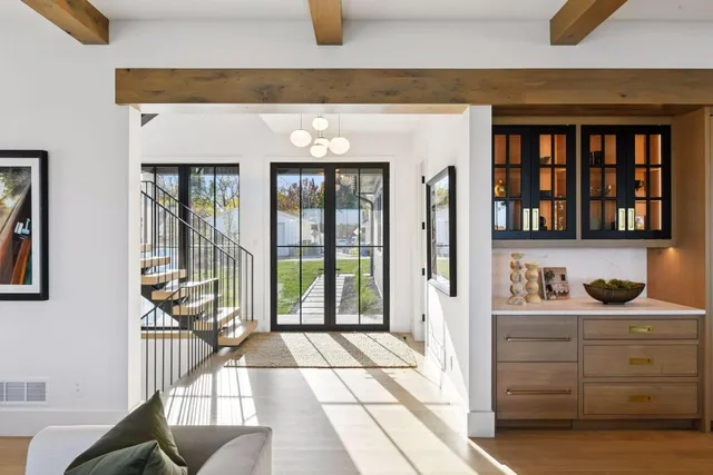 $5,700,000 | 254 Lake Street, Excelsior, MN 55331