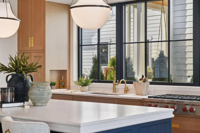 $5,700,000 | 254 Lake Street, Excelsior, MN 55331