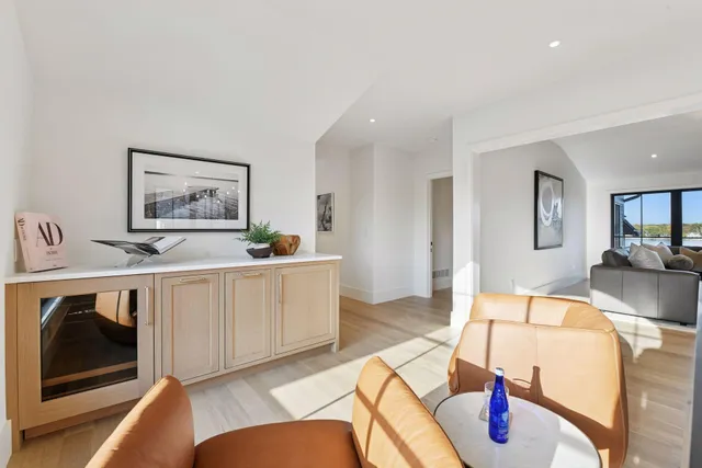 $5,700,000 | 254 Lake Street, Excelsior, MN 55331