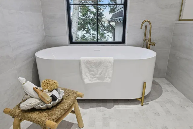 $5,700,000 | 254 Lake Street, Excelsior, MN 55331