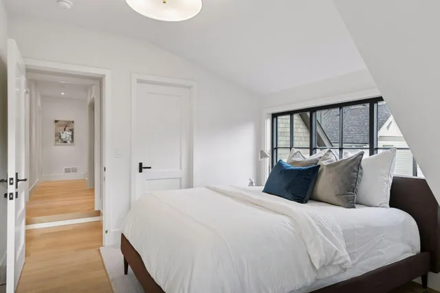 $5,700,000 | 254 Lake Street, Excelsior, MN 55331