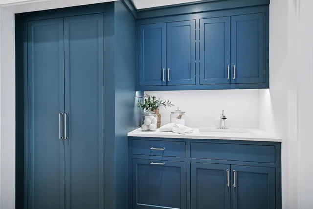 $5,700,000 | 254 Lake Street, Excelsior, MN 55331