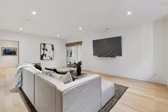 $5,700,000 | 254 Lake Street, Excelsior, MN 55331