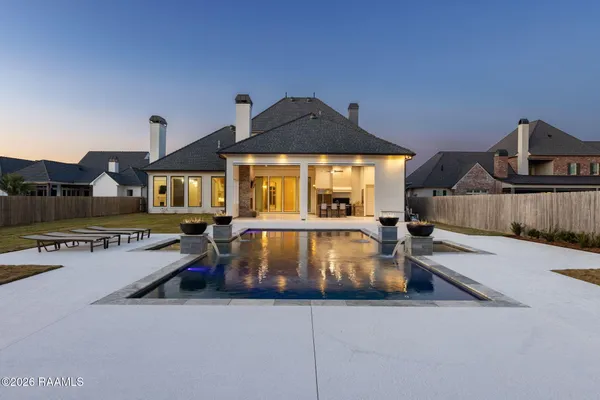 $1,950,000 | 207 Kingfisher Drive, Lafayette, LA 70508