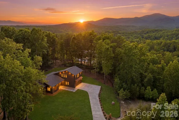 $975,000 | 121 Deer Jump Trail, Lake Lure, NC 28746